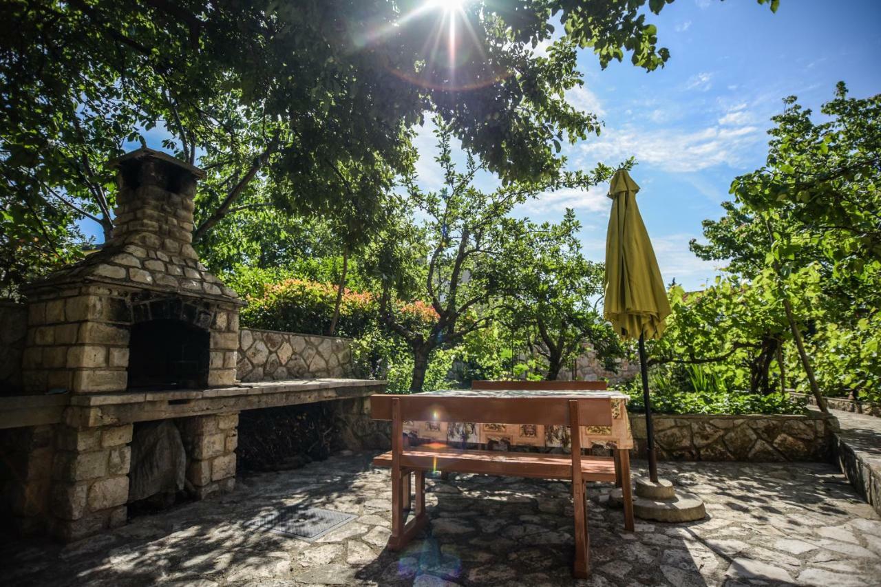 Apartmani Vitkovic II Cres Exterior foto