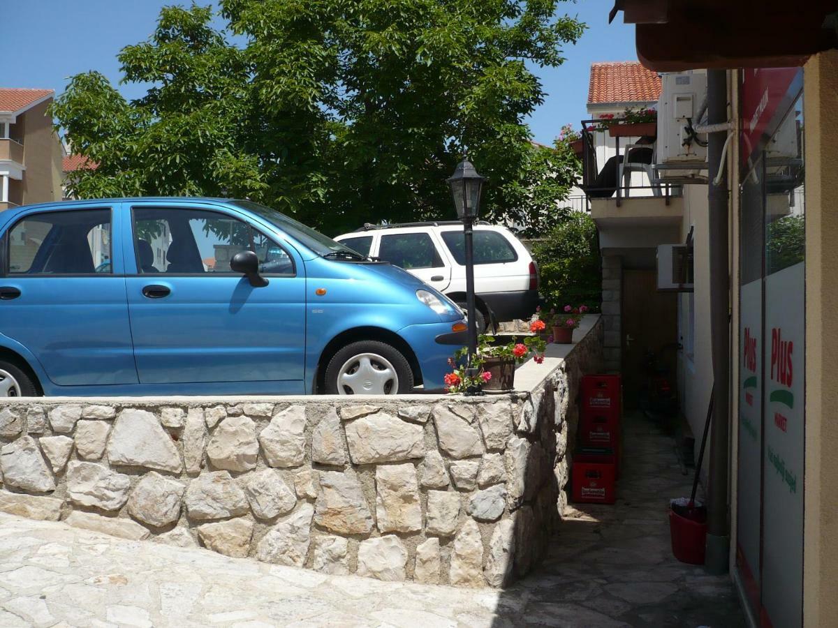Apartmani Vitkovic II Cres Exterior foto