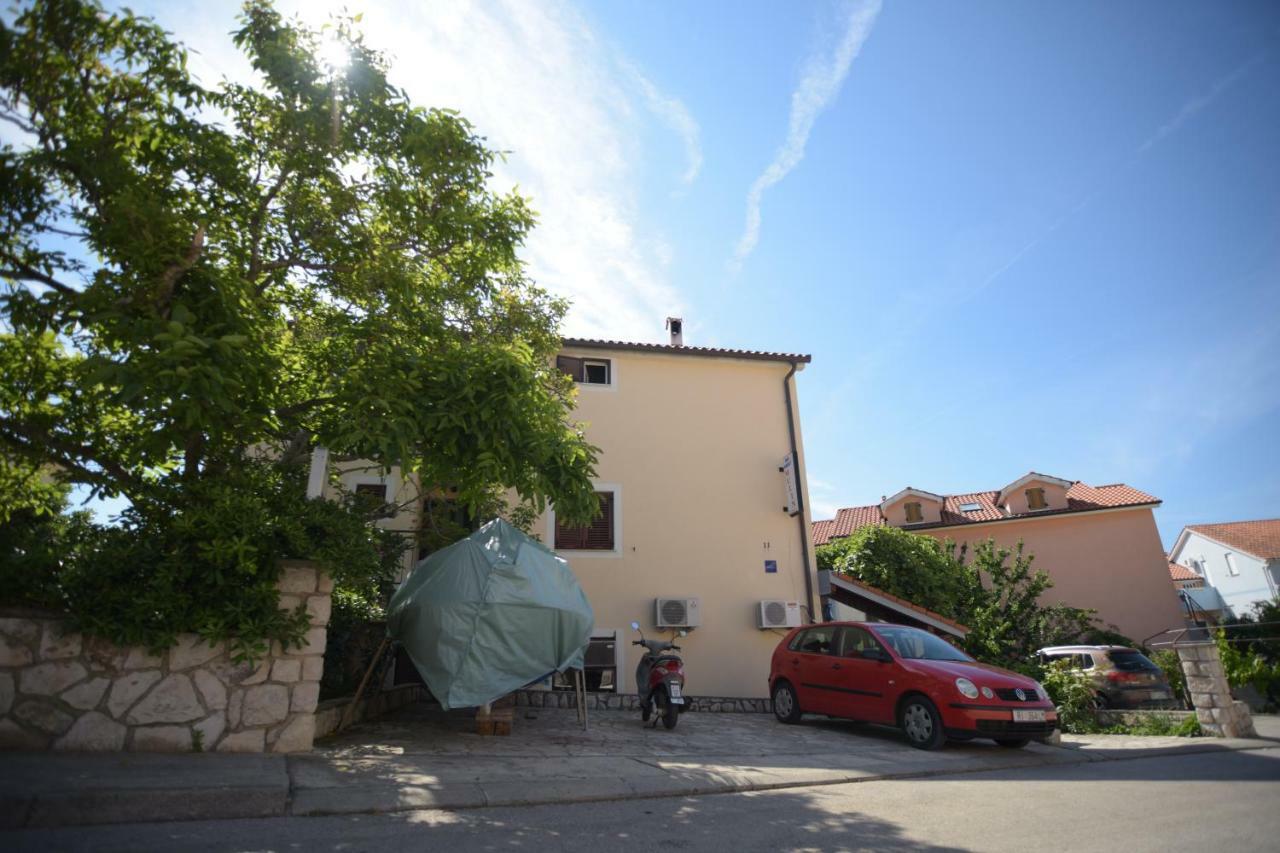 Apartmani Vitkovic II Cres Exterior foto