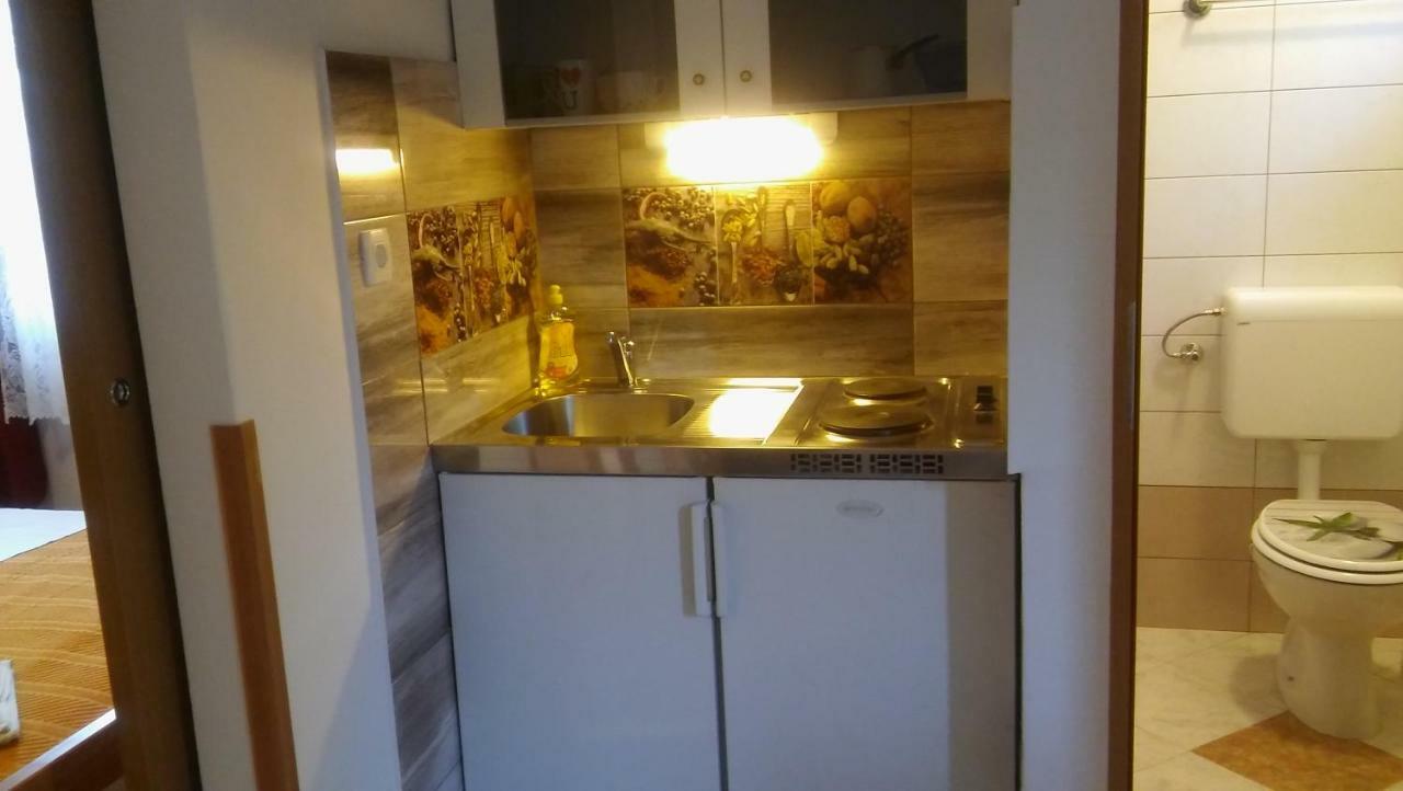 Apartmani Vitkovic II Cres Exterior foto