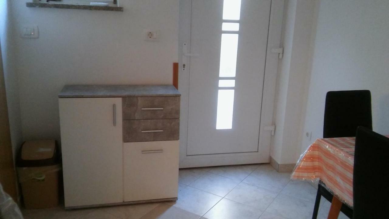Apartmani Vitkovic II Cres Exterior foto