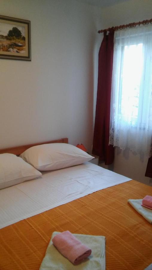 Apartmani Vitkovic II Cres Exterior foto